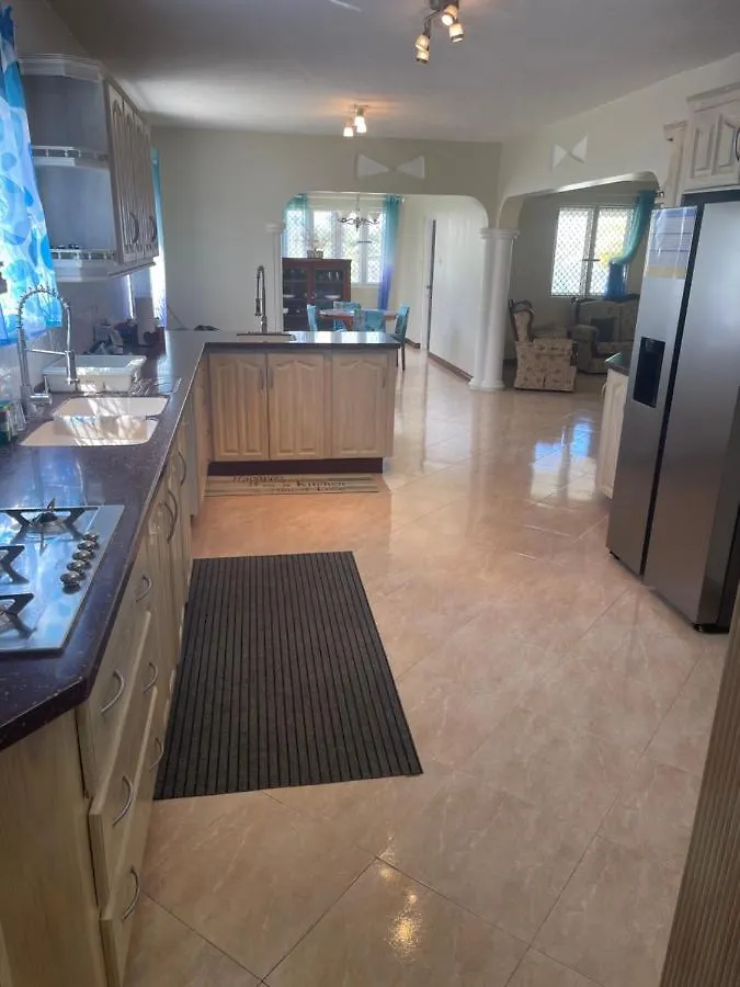 בית אירוח סנט פיליפ 'Moriah' Private Room With Double Bed And Shared Bathroom