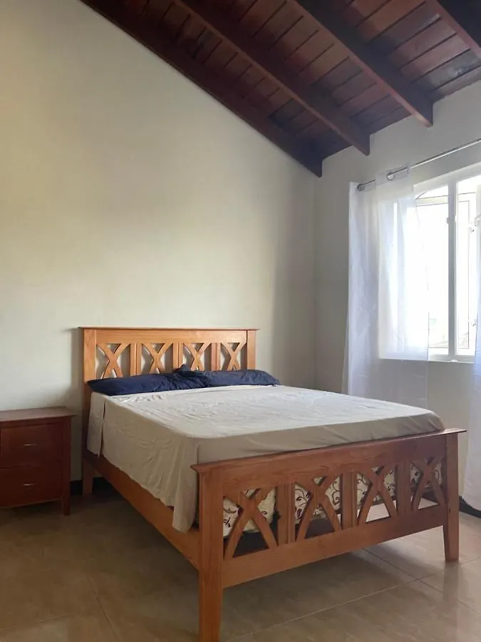 'Moriah' Private Room With Double Bed And Shared Bathroom Saint Philip Homestay