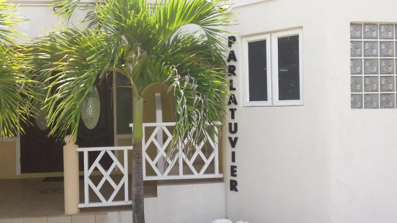'Moriah' Private Room With Double Bed And Shared Bathroom Saint Philip